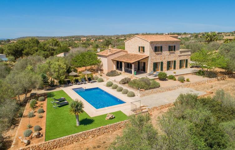 Finca für 8 Personen, mit Terrasse in Ses Salines