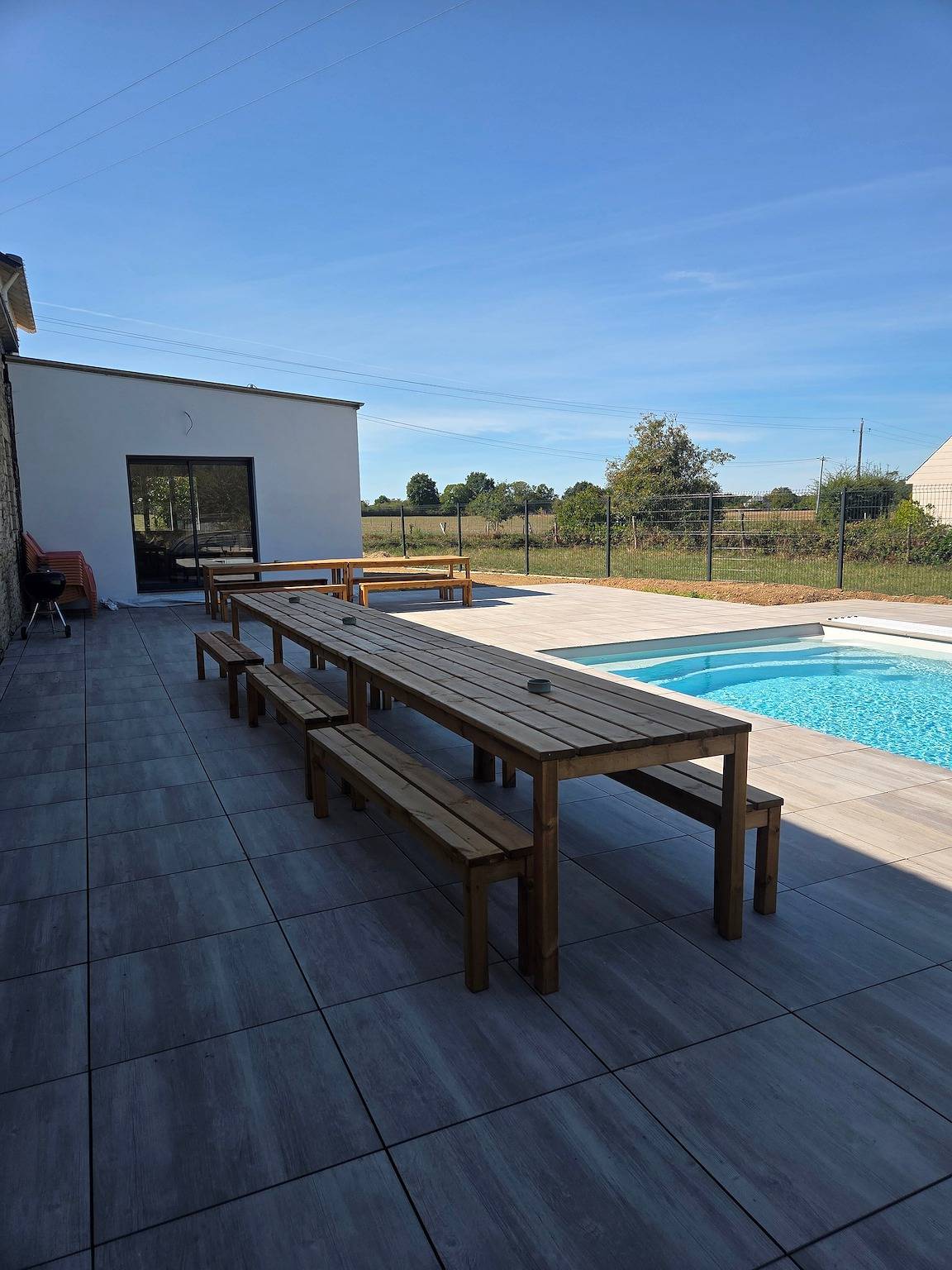 Gîtes De Groupe Les Boizeul Piscine - 2x15 Pers avec piscine privée, climatisation et Wi-Fi in Nivillac, Région de Vannes