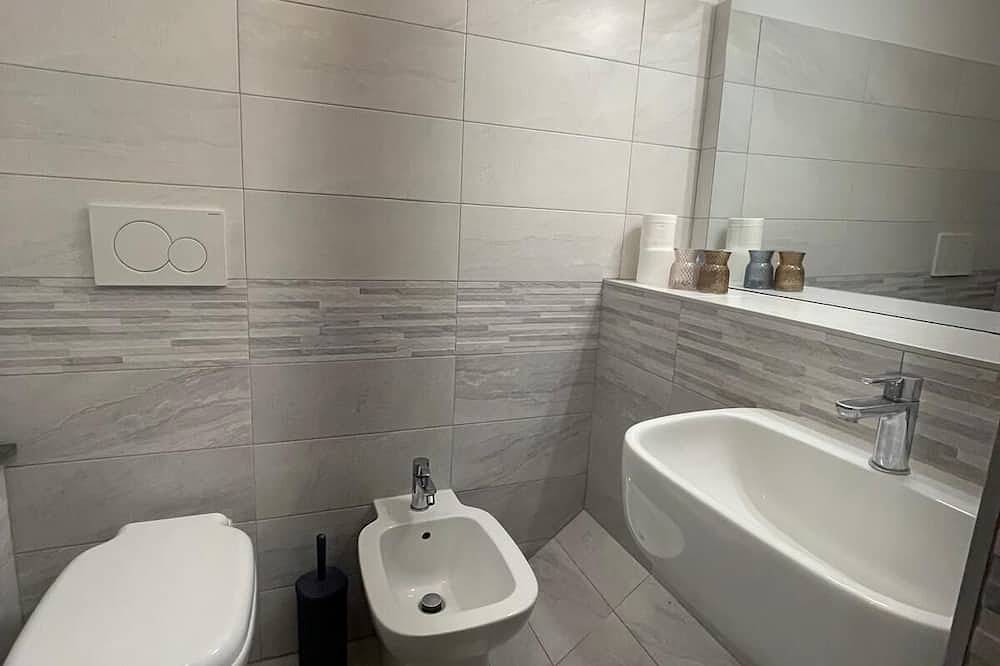 Apartamento entero, Apartment a stone's throw from the lake - Bisentina in Marta, Lago de Bolsena