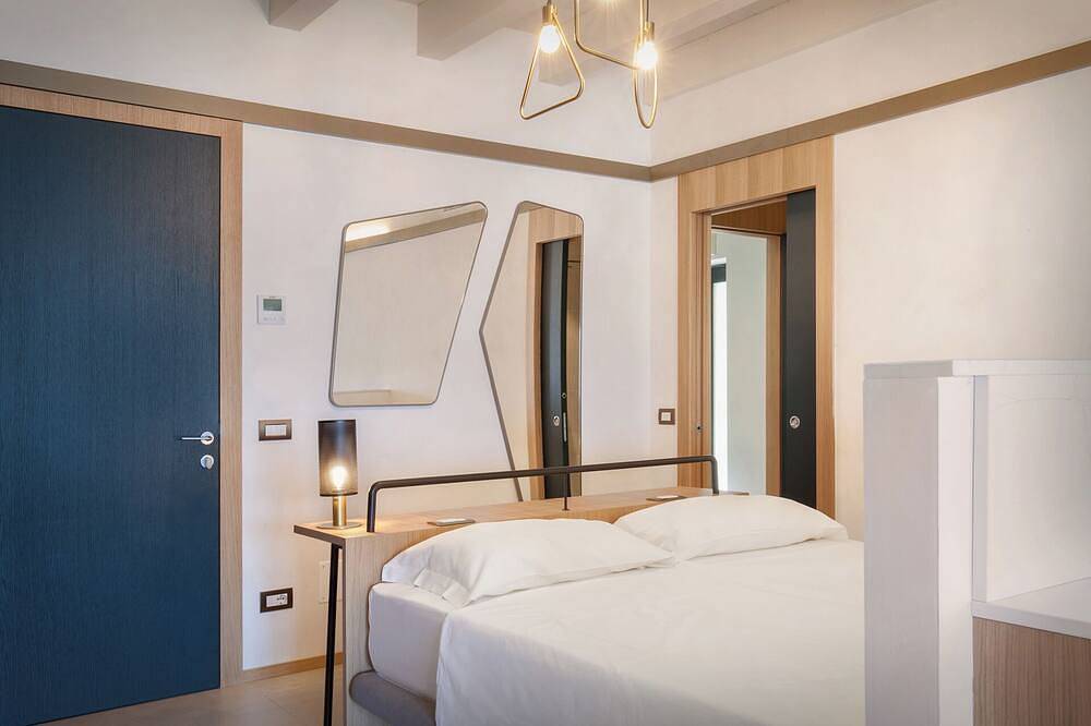 Appartamento intero, Villa Divina22 - Apt Prima con piscina e vista lago in Brenzone, Prealpi Gardesane