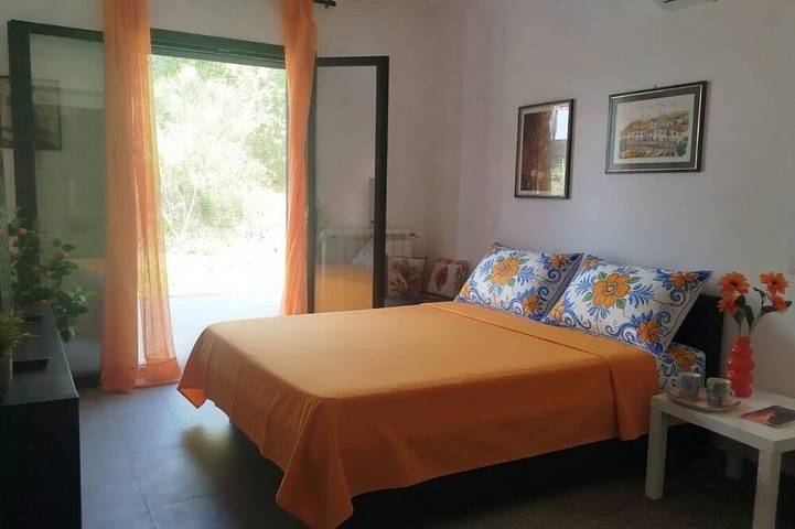 Villa between the sea and the volcano Etna with jacuzzi, private pool and garden in Zafferana Etnea, Etna