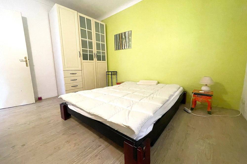 Entire apartment, Cozy 2-Br Apartment with Garden, Near Port and Town Center in Banyuls-sur-Mer in La Côte Vermeille, Banyuls-sur-Mer