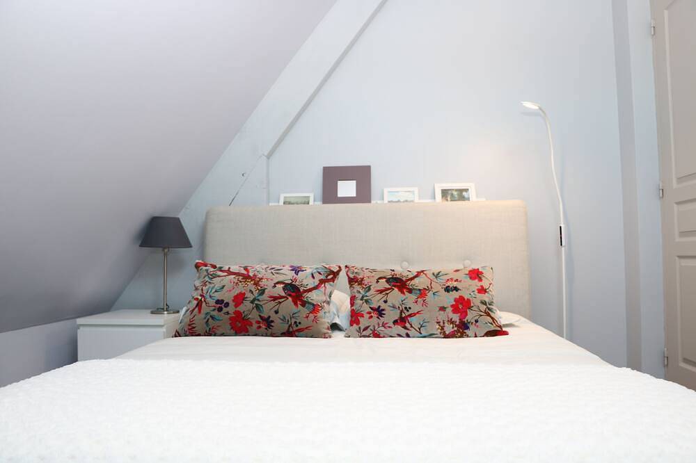 Maison famille : Vue mer Gd logement duplex 5 chambres  sauna jardin in Hermanville-sur-Mer, Région de Caen