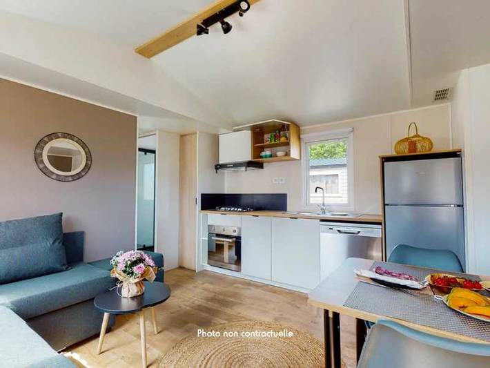 Camping pour 6 personnes, avec bassin pour enfant et terrasse à Parentis-en-Born