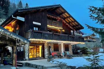 Maison de campagne pour 10 personnes, avec balcon ainsi que jardin et jacuzzi à La Côte-d'Arbroz