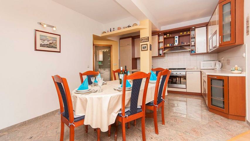 Apartament wakacyjny dla 8 osób, z balkon w Stanici