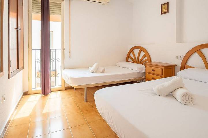 Bungalow für 5 Personen, mit Terrasse und Garten sowie Pool in Benidorm - 3