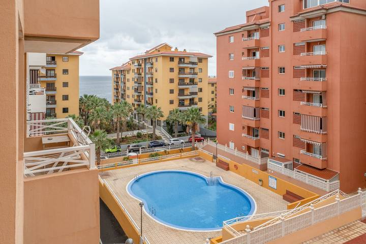 Entire apartment, Vacation Apartment 'Vivienda Carolina' with Mountain View, Shared Pool and Wi-Fi in Punta Larga, Candelaria