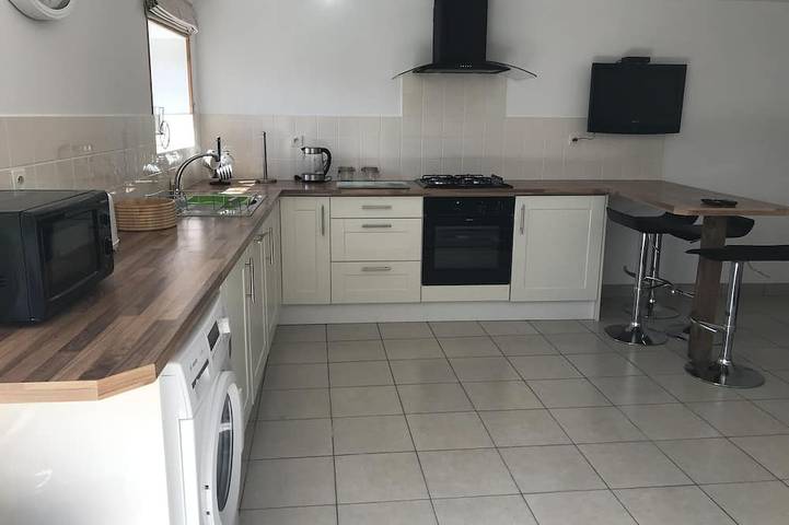 Maison d’hôte pour 4 personnes, avec jardin et piscine à Saint-Sornin-la-Marche