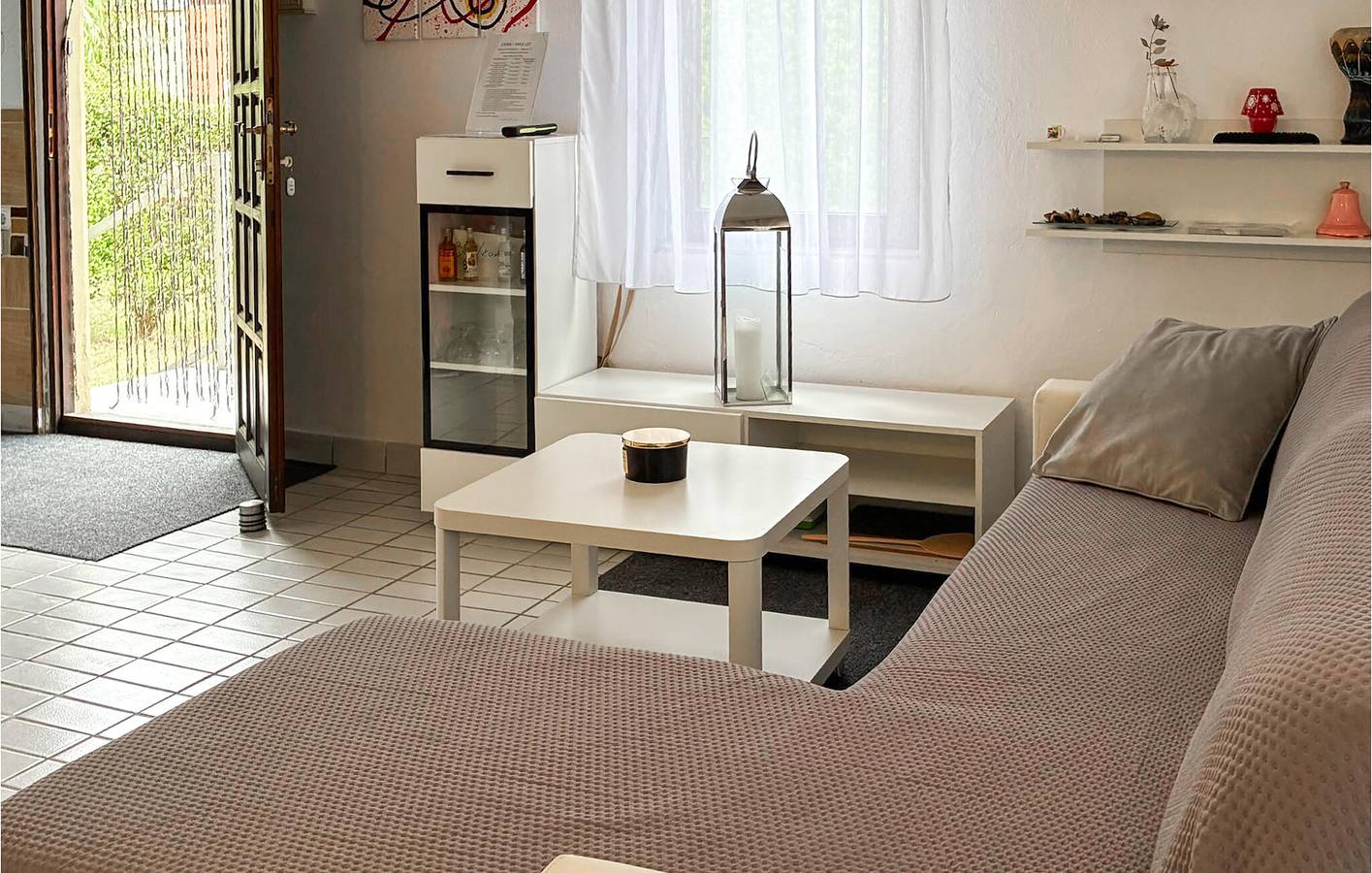 Elegante appartamento con 1 camera da letto sul Danubio: Wi-Fi, aria condizionata, parcheggio e terrazza in Draž, Osijek-Baranja