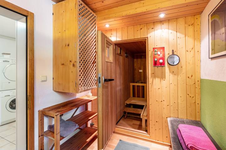 Ferienwohnung für 9 Personen, mit Balkon und Garten sowie Sauna in Suedlicher Schwarzwald - 4