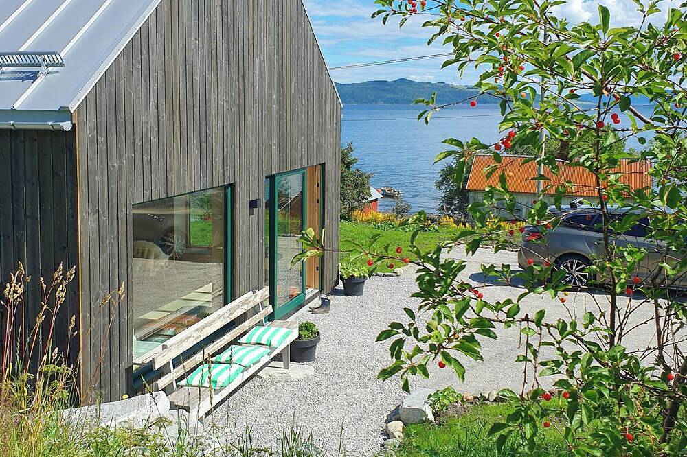 Architektonisch gestaltete Hütte mit Strand in der Nähe in Agdenes