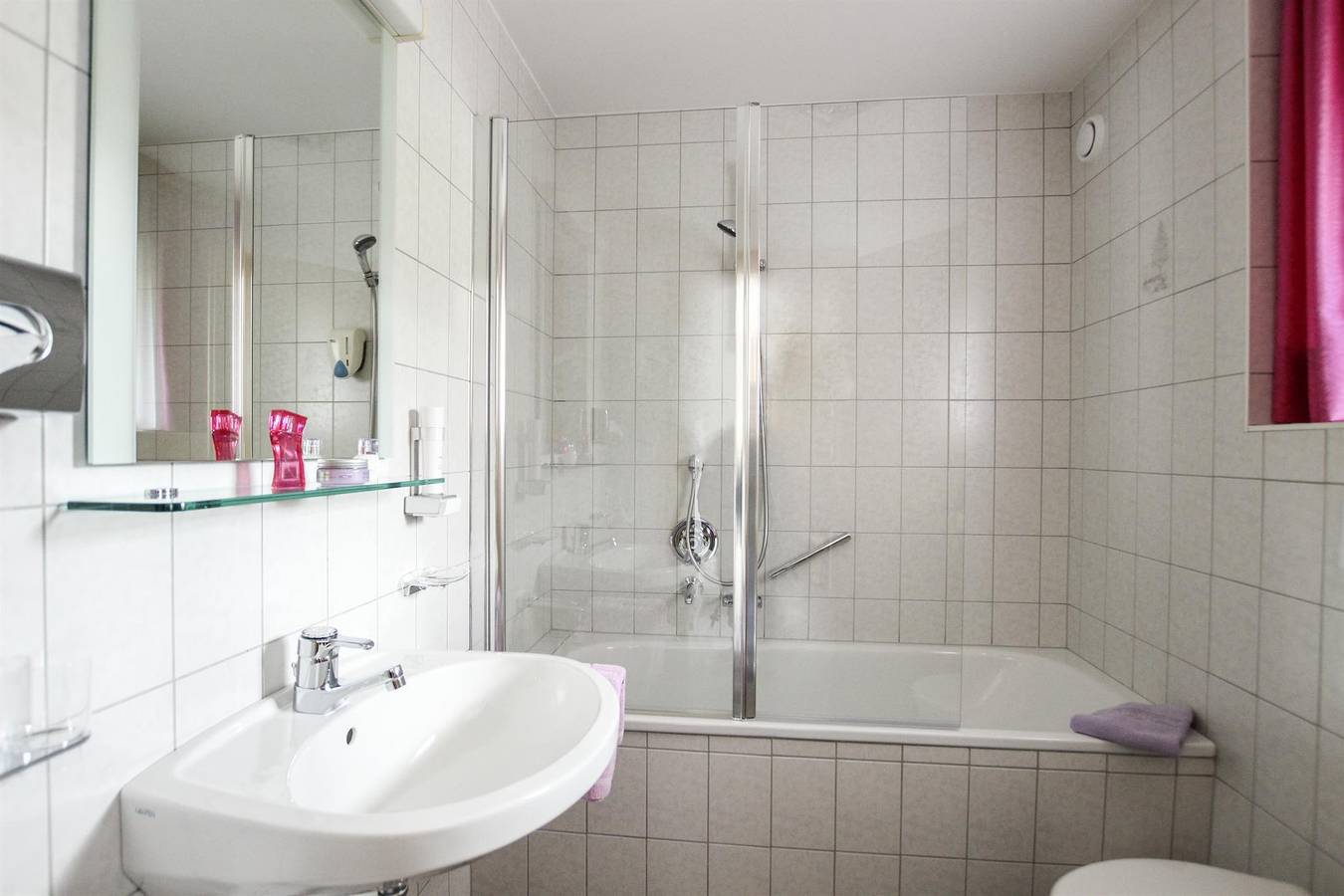 Ganze Ferienwohnung, Familienz. 3 Pers. mit Dusche od. Bad,Wc in Galtür, Verwall