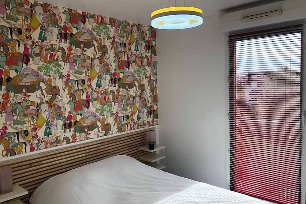 Ganze Wohnung, 3 bedrooms + Safe parking in Paris-Stade de France, Fellini in Saint-Denis, Seine-Saint-Denis