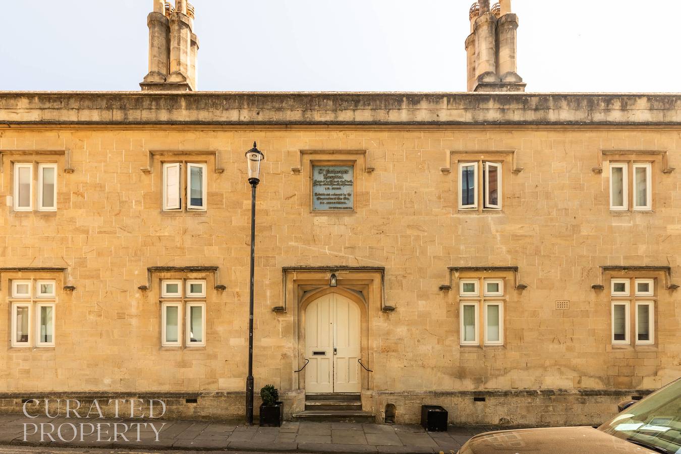 Entire apartment, Super King Suite Â· Quiet Courtyard, Central Bath in Bath, Bath & North East Somerset