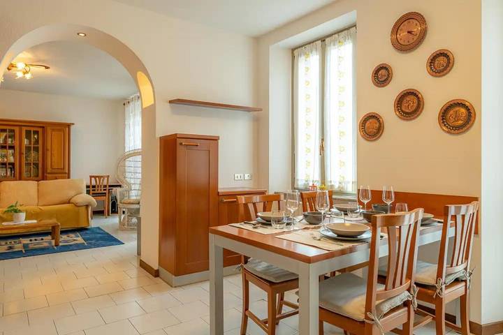 Ferienwohnung für 4 Personen, mit Seeblick und Ausblick sowie Terrasse in Santa Maria Rezzonico - 3