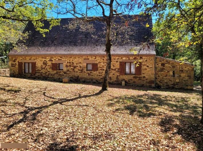 Gîte pour 6 personnes, avec jardin ainsi que piscine et terrasse
