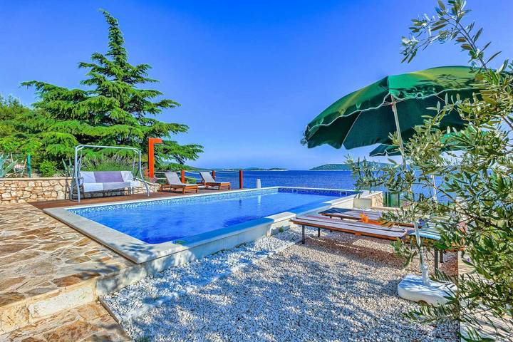 Ferienhaus für 12 Personen, mit Balkon und Pool in Marina - 2