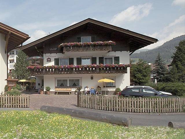 Chambre d’hôte pour 2 personnes, avec balcon et vue à Wolkenstein - 3