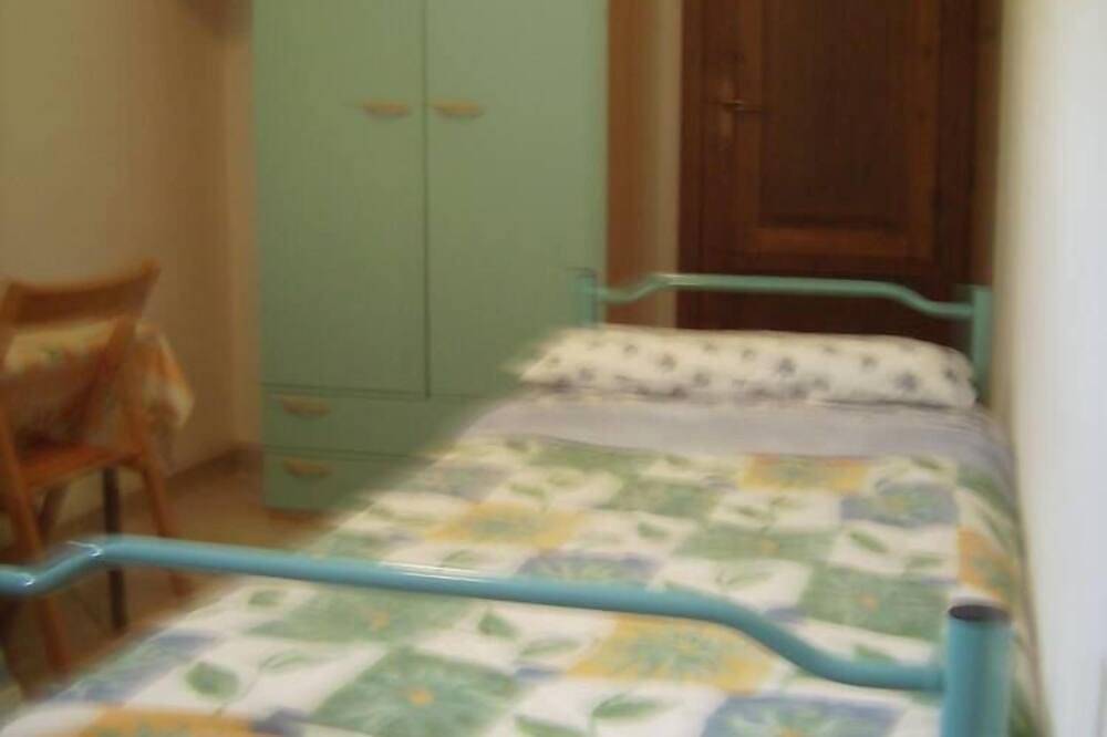 Leiter von vier Reihenhäusern in Porto Tramatzu, Villaputzu