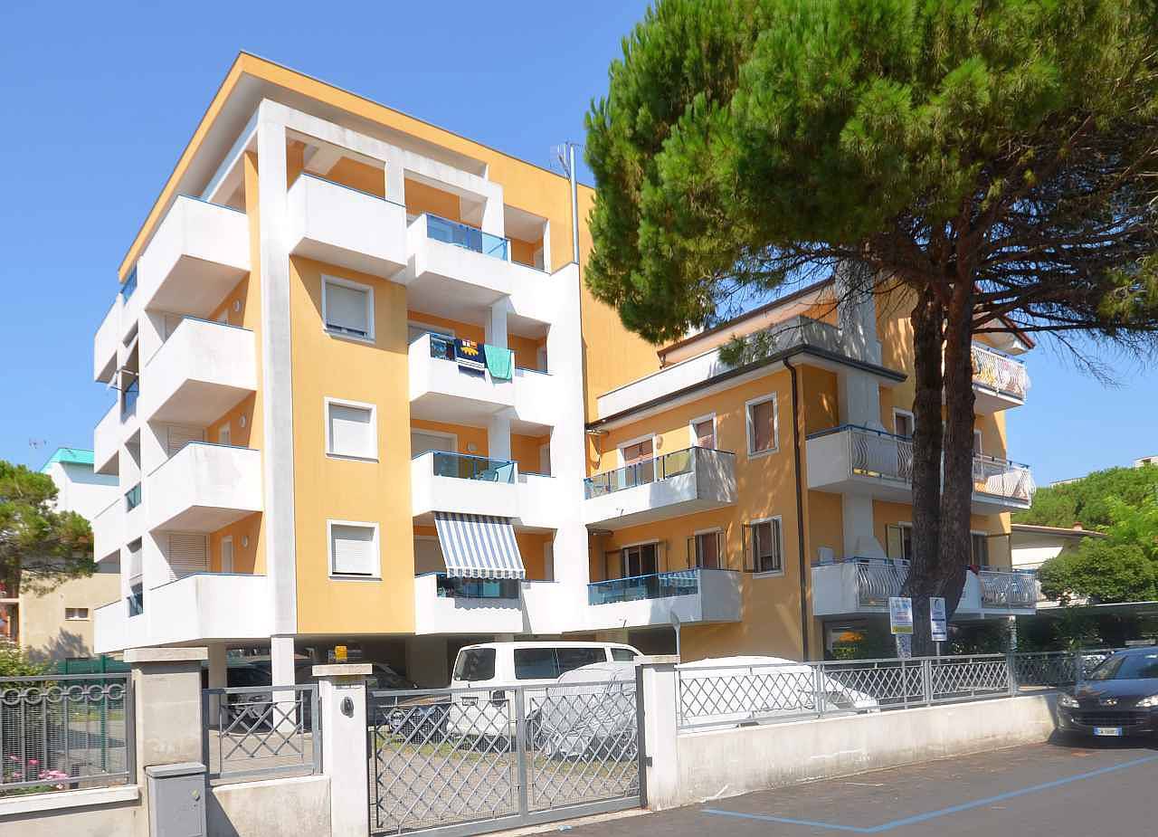 Entire vacation apartment, Holiday apartment with air conditioning and balcony in Bibione, Venice Province