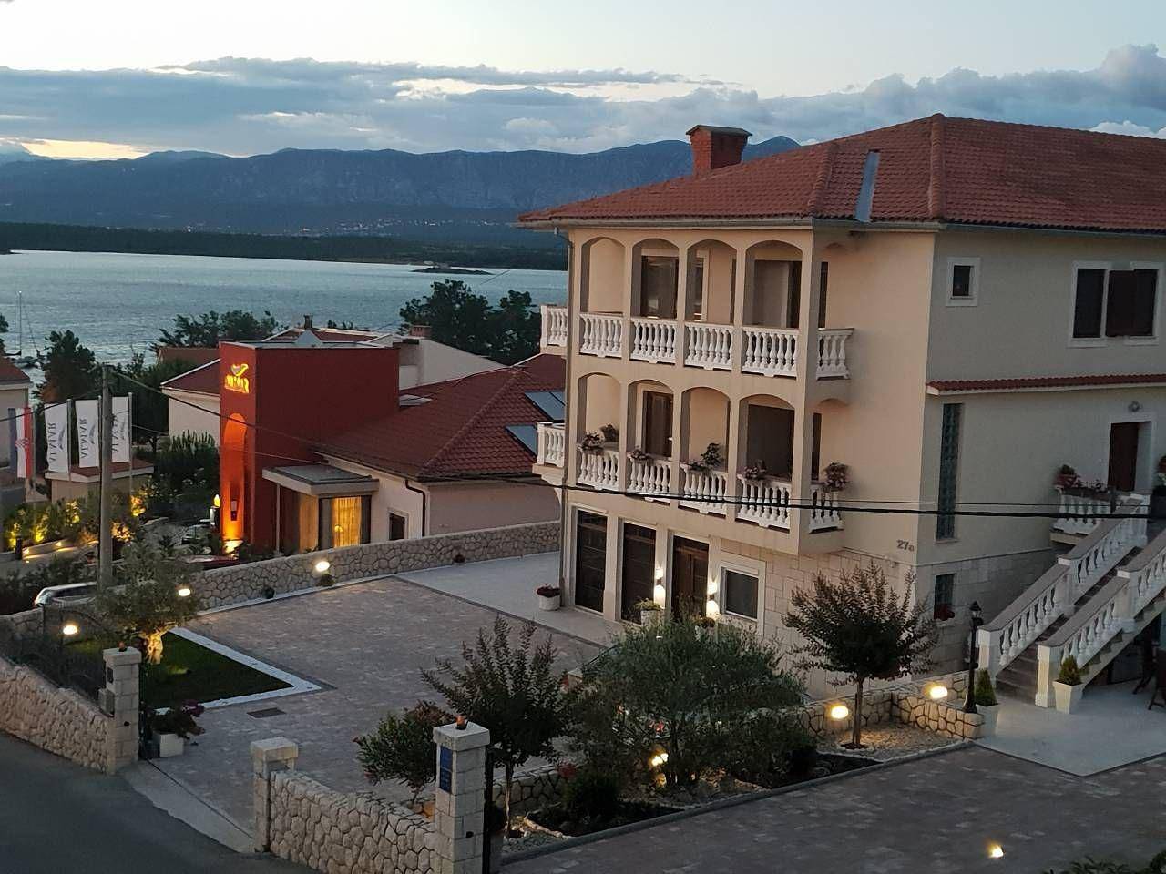 Ganze Ferienwohnung, Strandnaehe Wohnung in Soline mit Meerblick in Soline, Krk