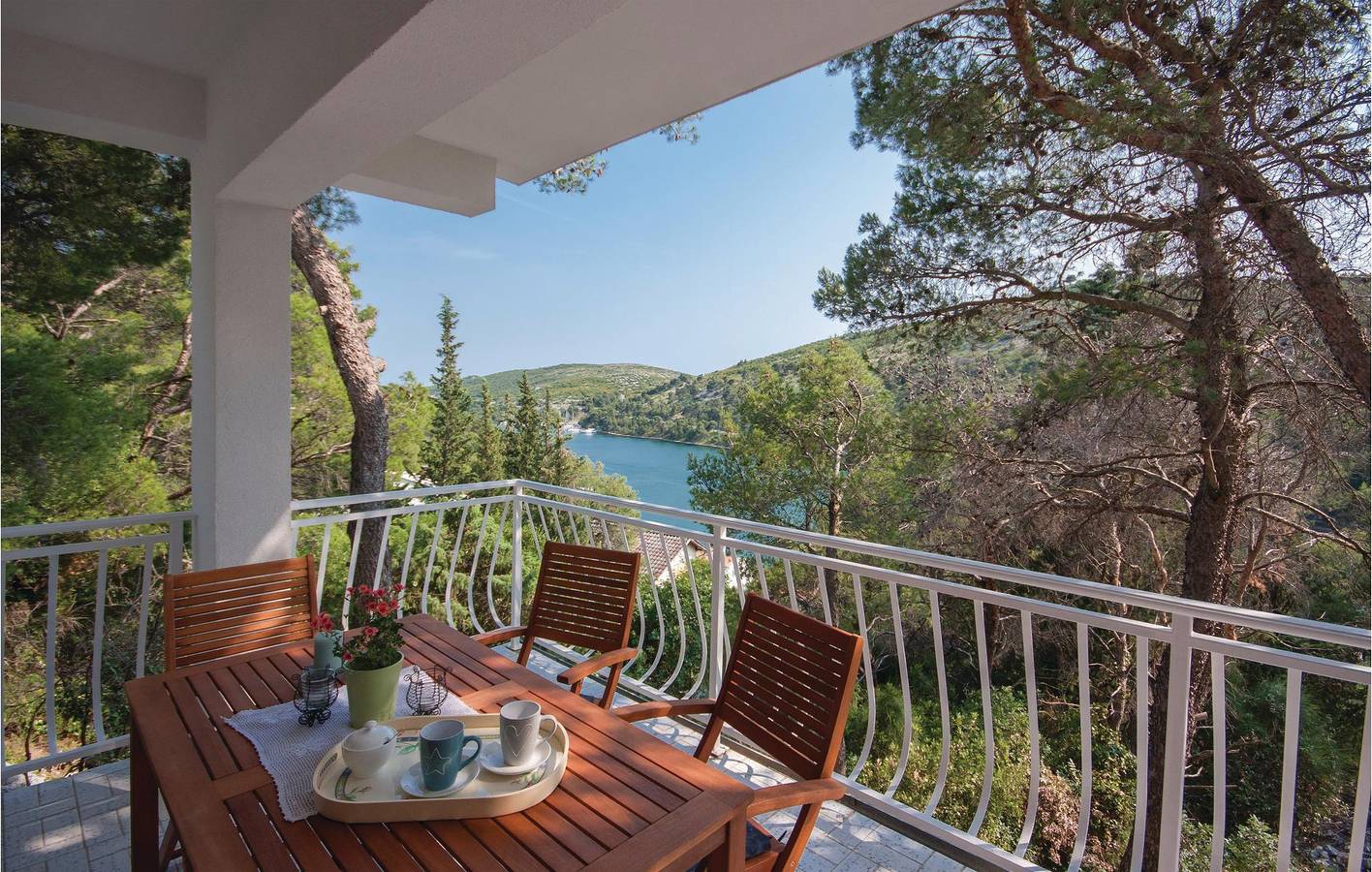 Ganze Ferienwohnung, Ferienwohnung für 6 Personen mit Terrasse in Raslina, Šibenik-Knin