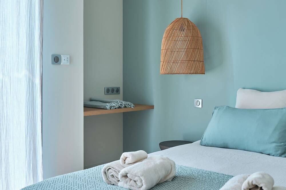 Villa l'Annexe between Avignon and Nîmes: outdoor swimming pool, gym,... in Rochefort-du-Gard, Region de Nimes