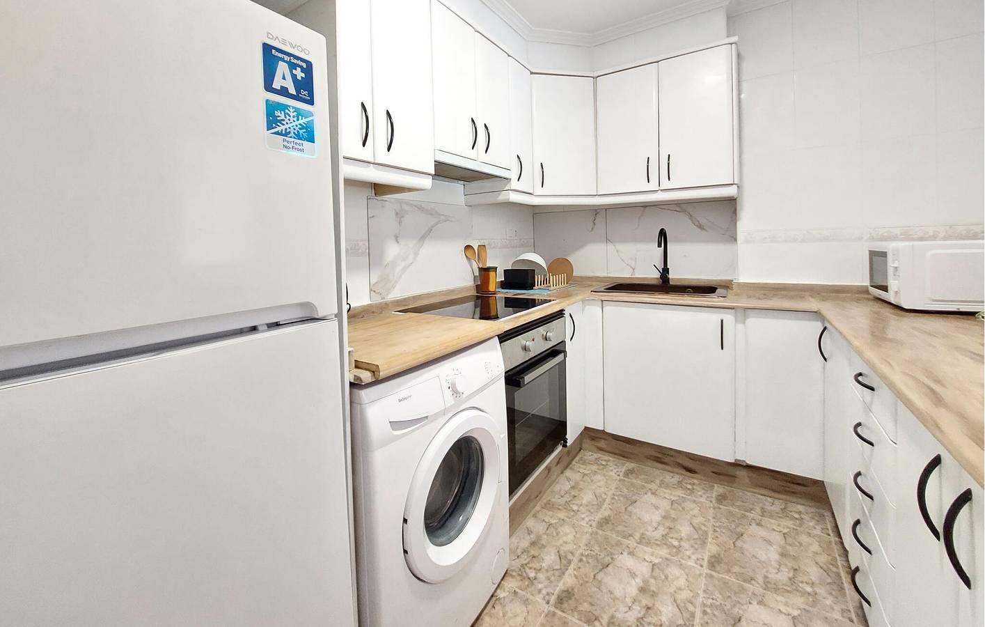 Apartamento vacacional entero, Retiro junto a la playa con piscina y terraza in Playa Puebla de Farnals, Puebla de Farnals