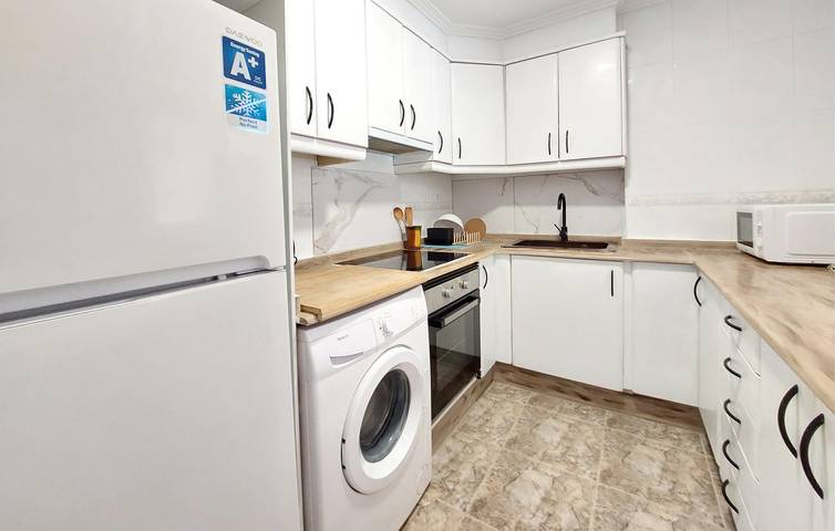 Apartamento vacacional entero, Retiro junto a la playa con piscina y terraza in Playa Puebla de Farnals, Puebla de Farnals