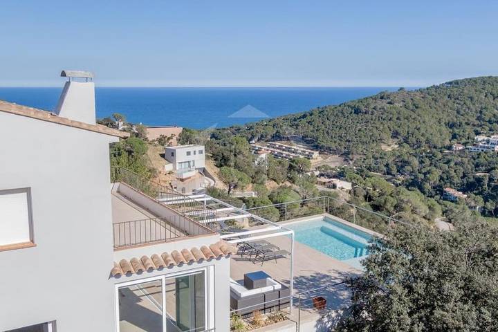 Villa voor 8 personen, with Balkon and Terras as well as Tuin and Zwembad in Sa Riera
