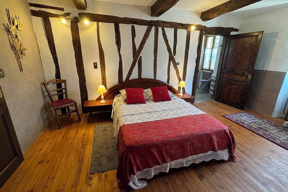 Demeure de charme \"Au Coeur de la Gascogne\".  Gîte 7 personnes. in Montesquiou, Gers