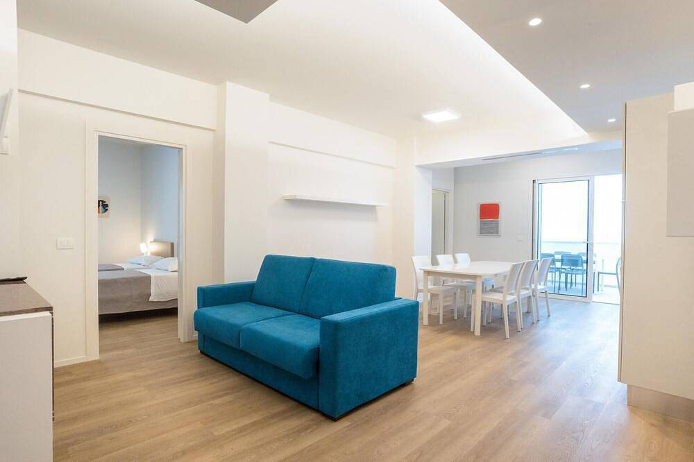 Appartamento intero, 1 camera da letto meraviglioso. in Pineto, Provincia di Teramo