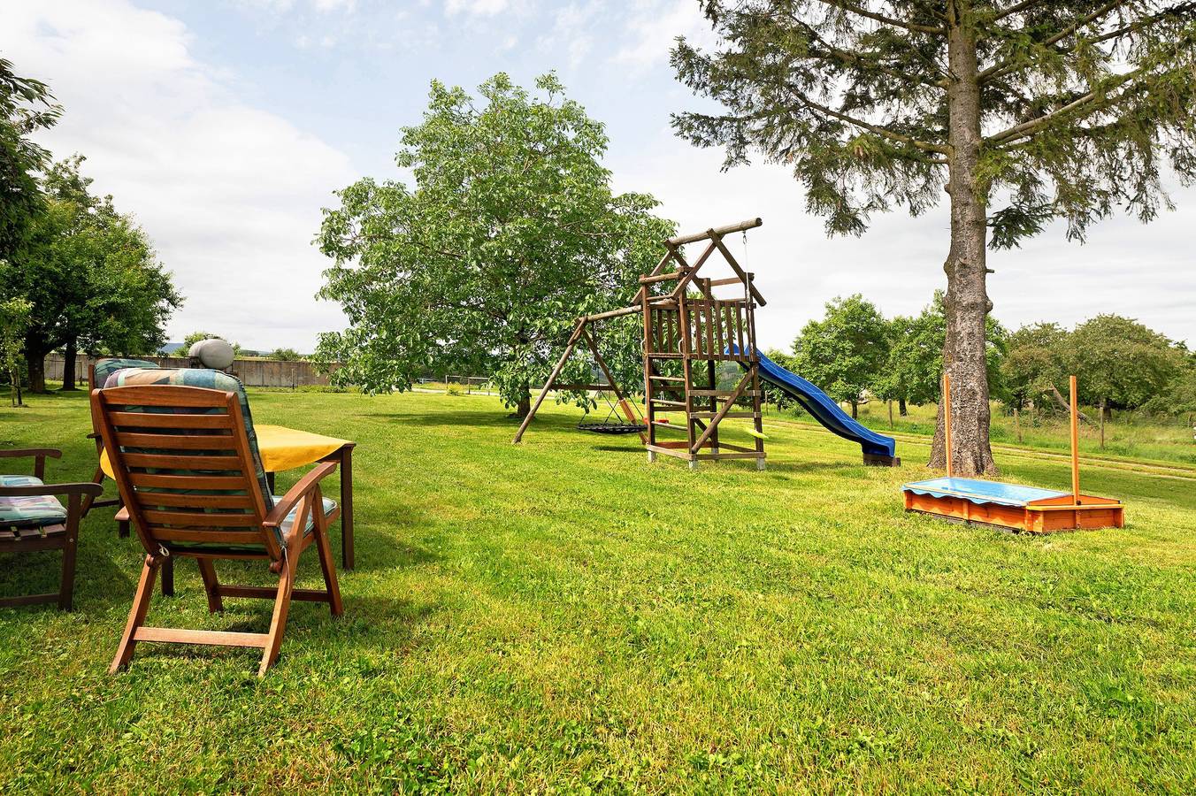 Ganze Wohnung, Ferienwohnung 'zum Moseltal' mit Privatem Garten, Balkon und Wlan in Raversbeuren, Traben-Trarbach und Umbegung