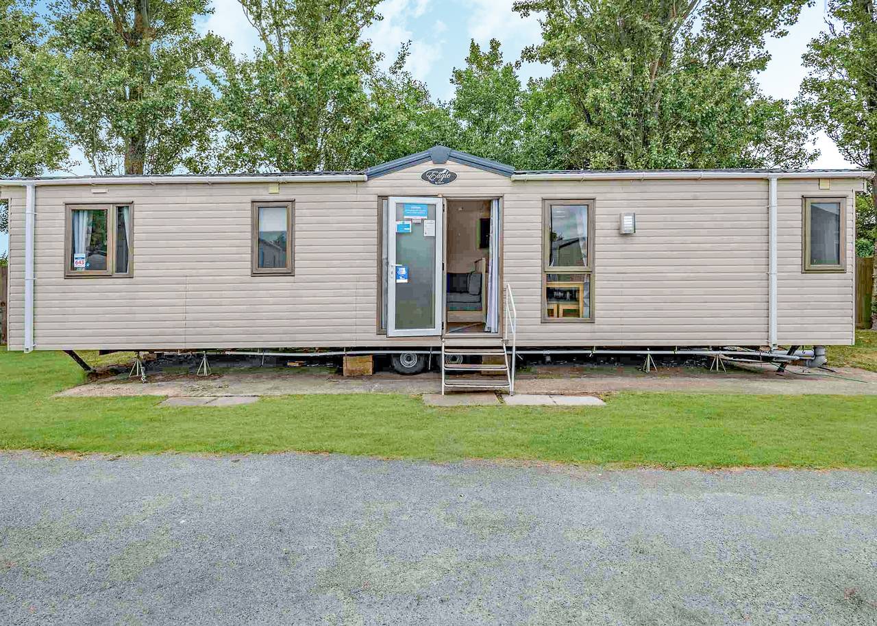 Glamping for 6 People in Great Yarmouth, Norfolk