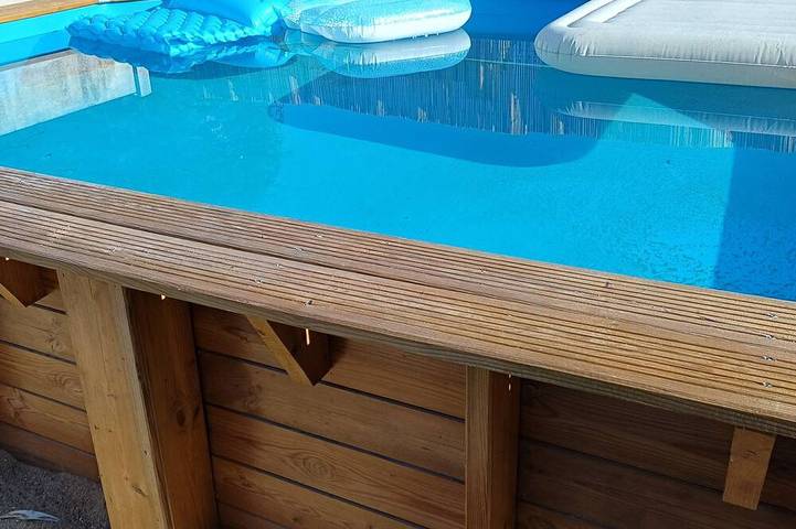 Location de vacances pour 8 personnes, avec terrasse et jacuzzi à Carquefou
