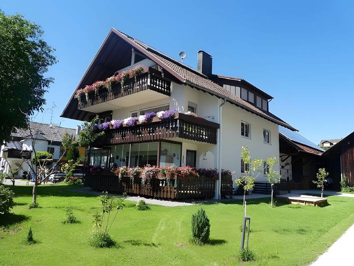Ferienwohnung für 2 Personen, mit Balkon und Garten in Bayern