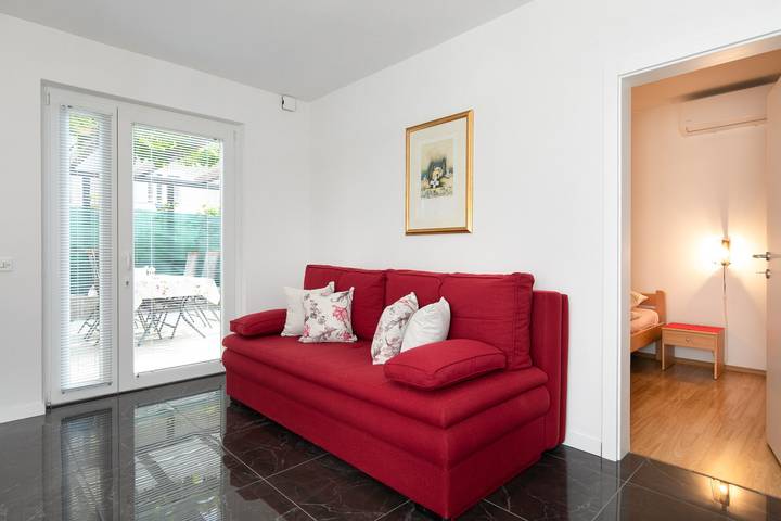 Ganze Wohnung, 1-Zimmer-Ferienwohnung mit Terrasse Baska, Krk A-19435-a in Baska, Krk