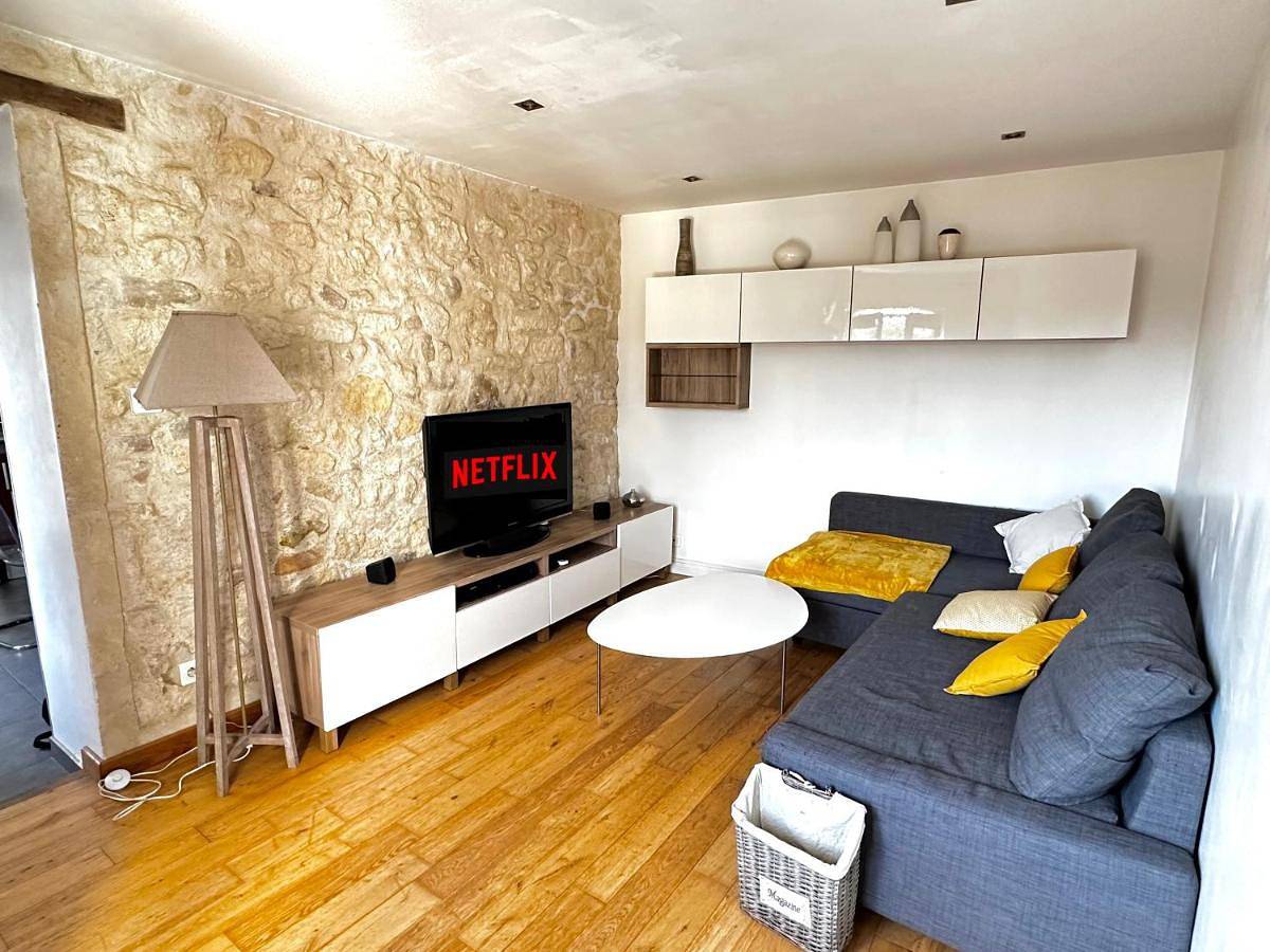 Appartement entier, One-Bedroom Apartment in Conflans-Sainte-Honorine, Yvelines