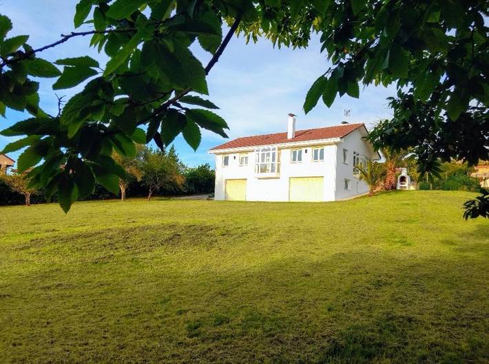 Casa rural para 10 personas, con Balcón y Terraza además de Jardín y Vistas en Gozón - 3