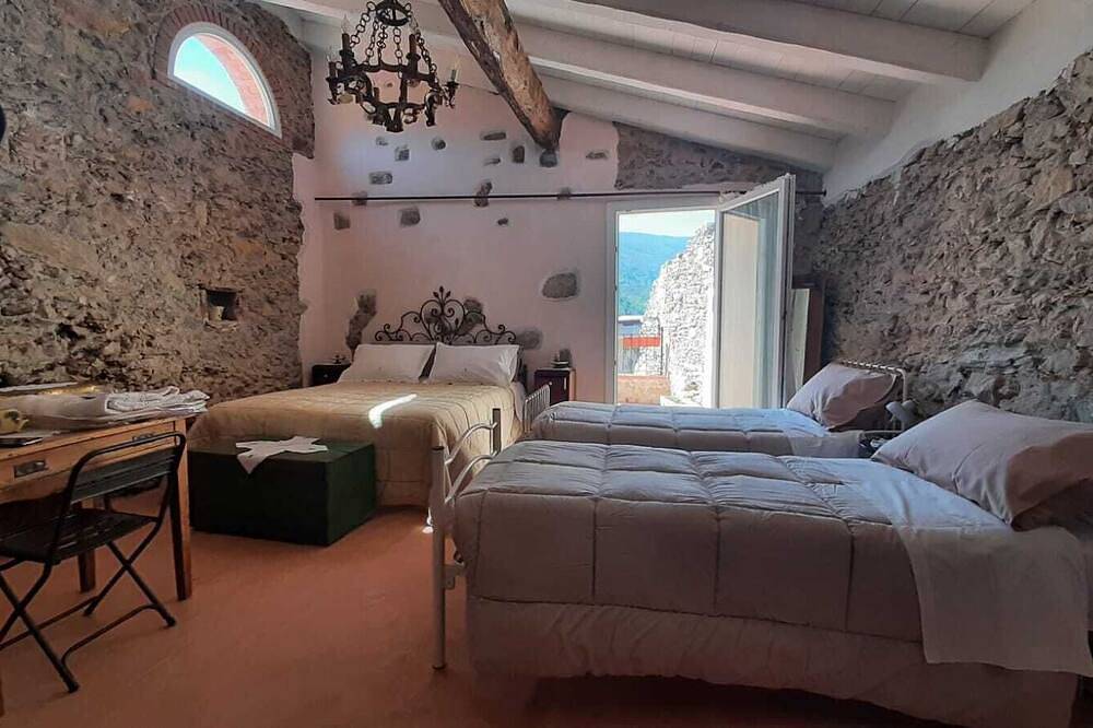 B&b L'antica macina 5\" from the beaches of Bergeggi and Spotorno Pets allowed.  in Quiliano, Riviera di Ponente