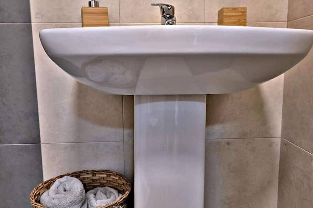 Apartamento entero, Explore Tarazona from This Central & Peaceful Flat in Tarazona, Provincia de Zaragoza