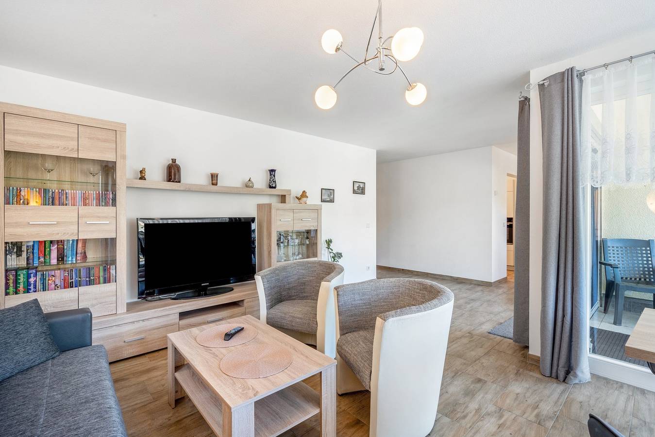 Ganze Wohnung, Ferienwohnung Elbufer 3a mit Bergblick, privater Terrasse und Wlan in Stadt Wehlen, Wehlen