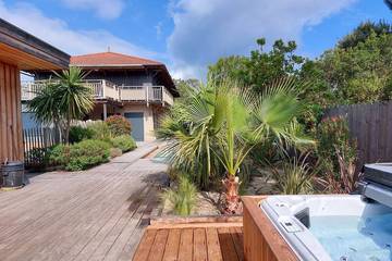 Location de vacances pour 8 personnes, avec jacuzzi et jardin dans Montalivet-les-Bains