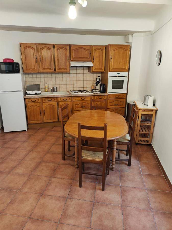 Appartement entier, Apt capitale du Luberon appartement 3 chambres 4 lits clim in Apt, Parc naturel régional du Luberon
