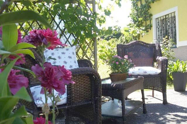 Vakantiewoning voor 2 personen, with Terras and Tuin as well as Sauna and Uitzicht in Bad Aussee