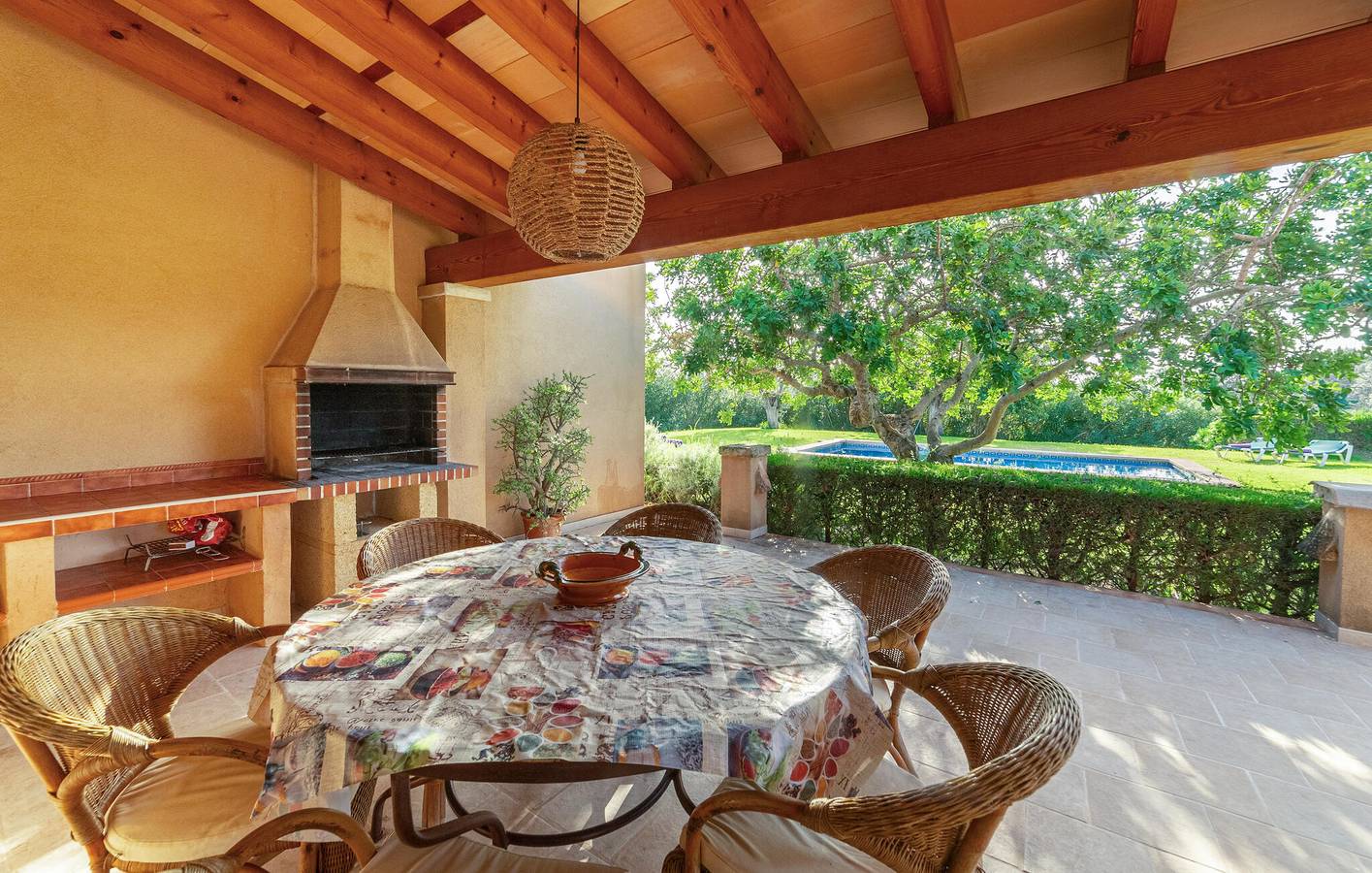 Sonniges Apartment mit Terrasse und Pool - 1,5 km zum Strand in Son Servera, Mallorca Osten