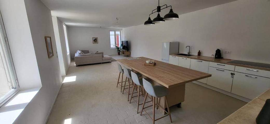 Location de vacances pour 15 personnes, avec Terrasse ainsi que Jardin et Piscine à Yzeures-sur-Creuse