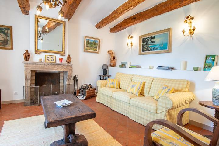 Location de vacances pour 6 personnes, avec jardin ainsi que piscine et terrasse à Aups - 4