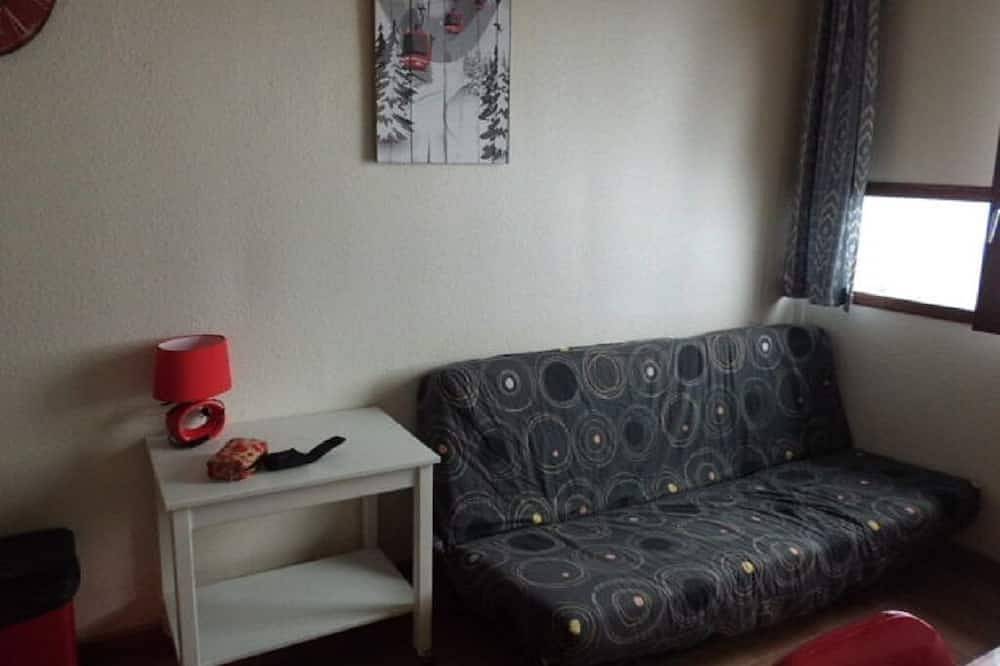 Apartamento entero, Estudio en la pista, medio periodo precio excepto vacaciones escolares in Le Corbier, Villarembert